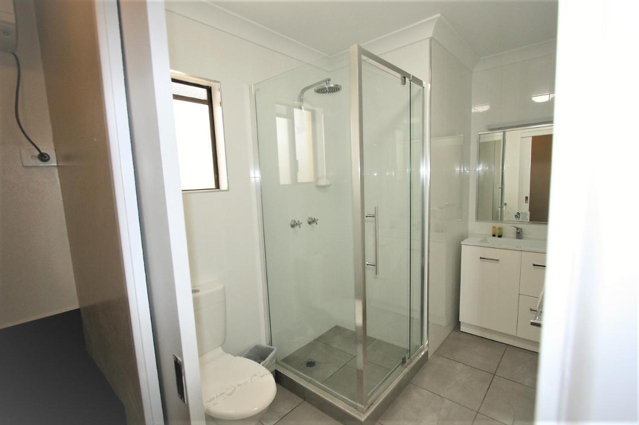 Sarina Motor Inn Dış mekan fotoğraf