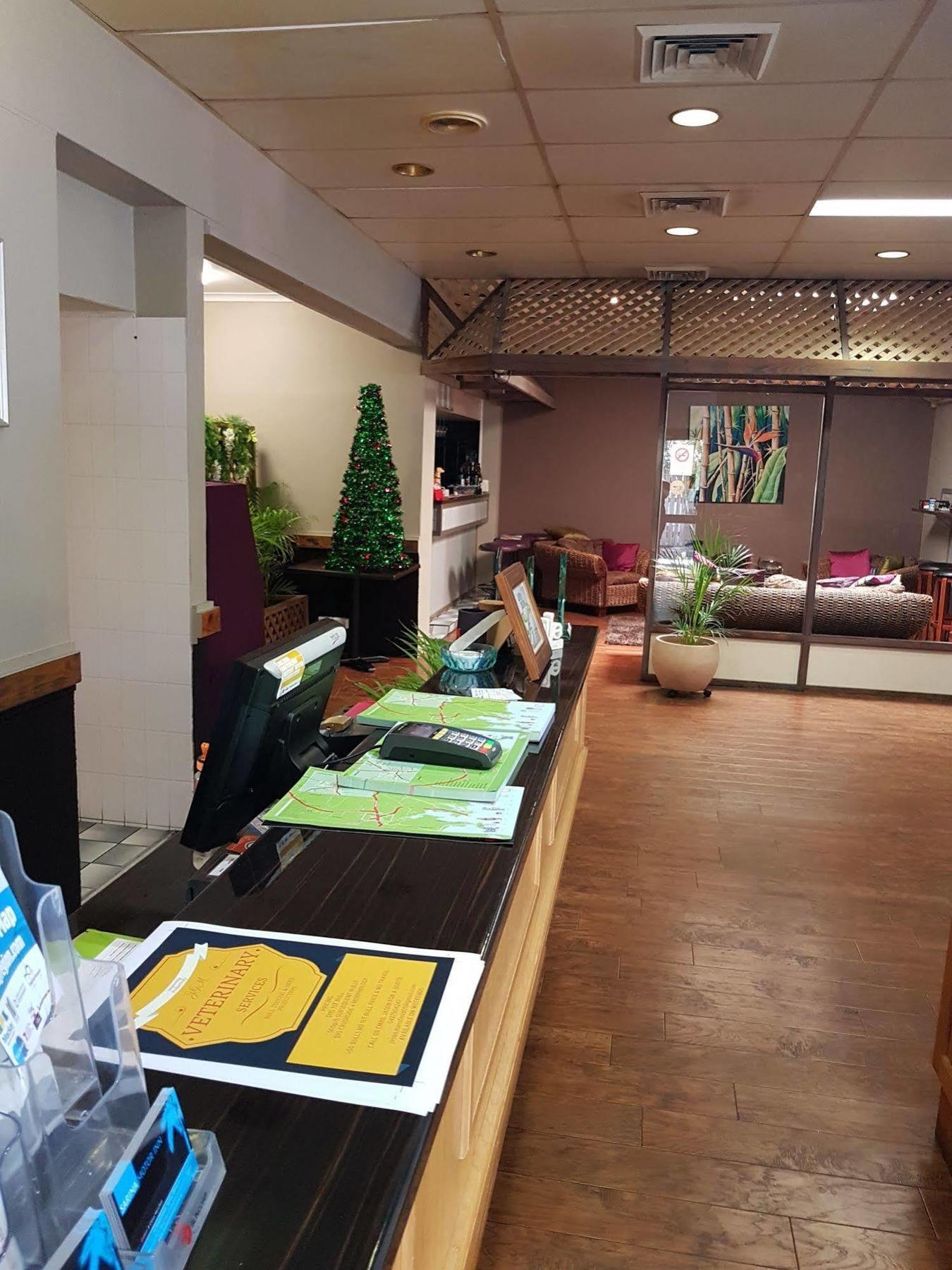 Sarina Motor Inn Dış mekan fotoğraf