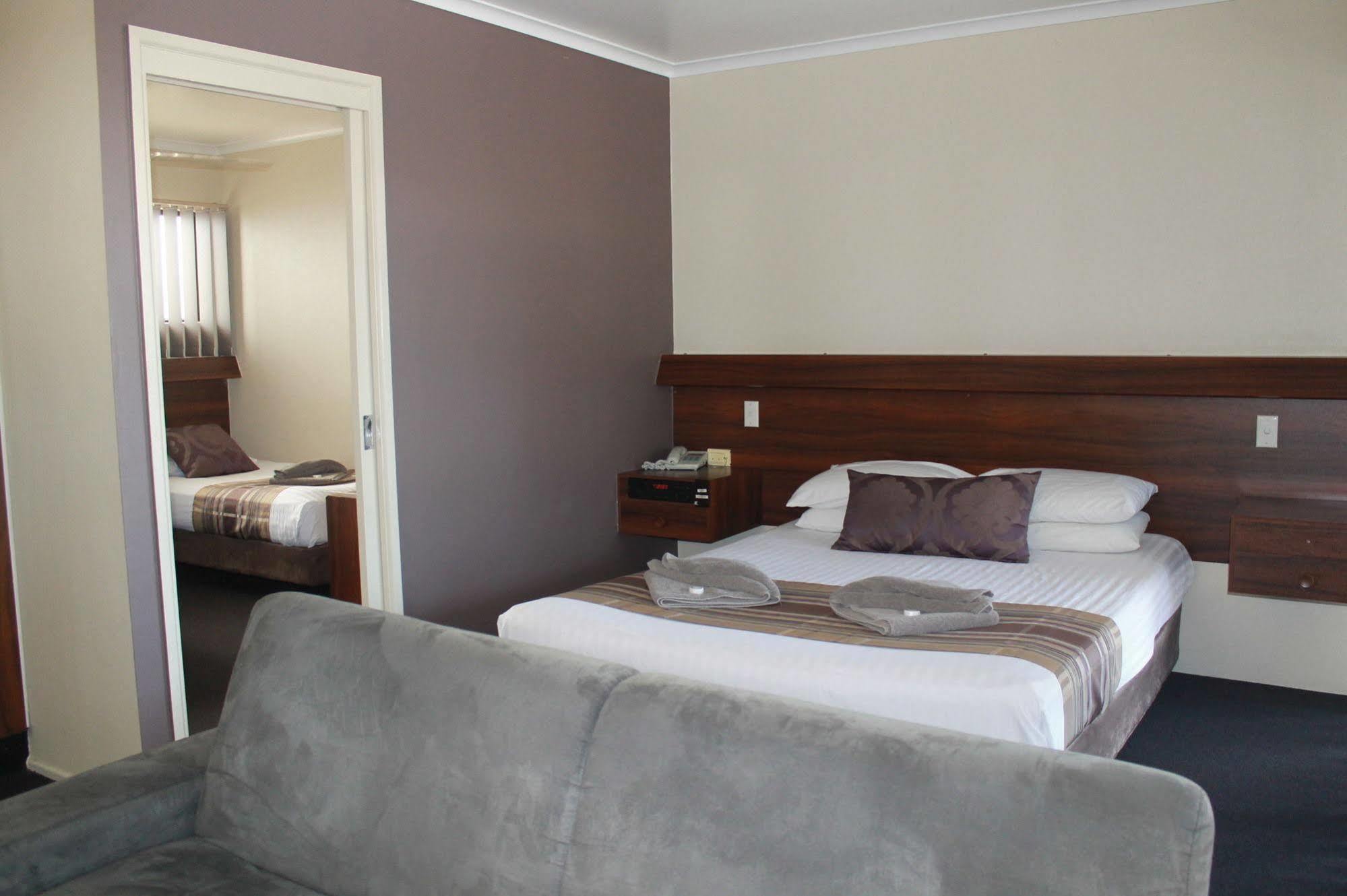 Sarina Motor Inn Dış mekan fotoğraf