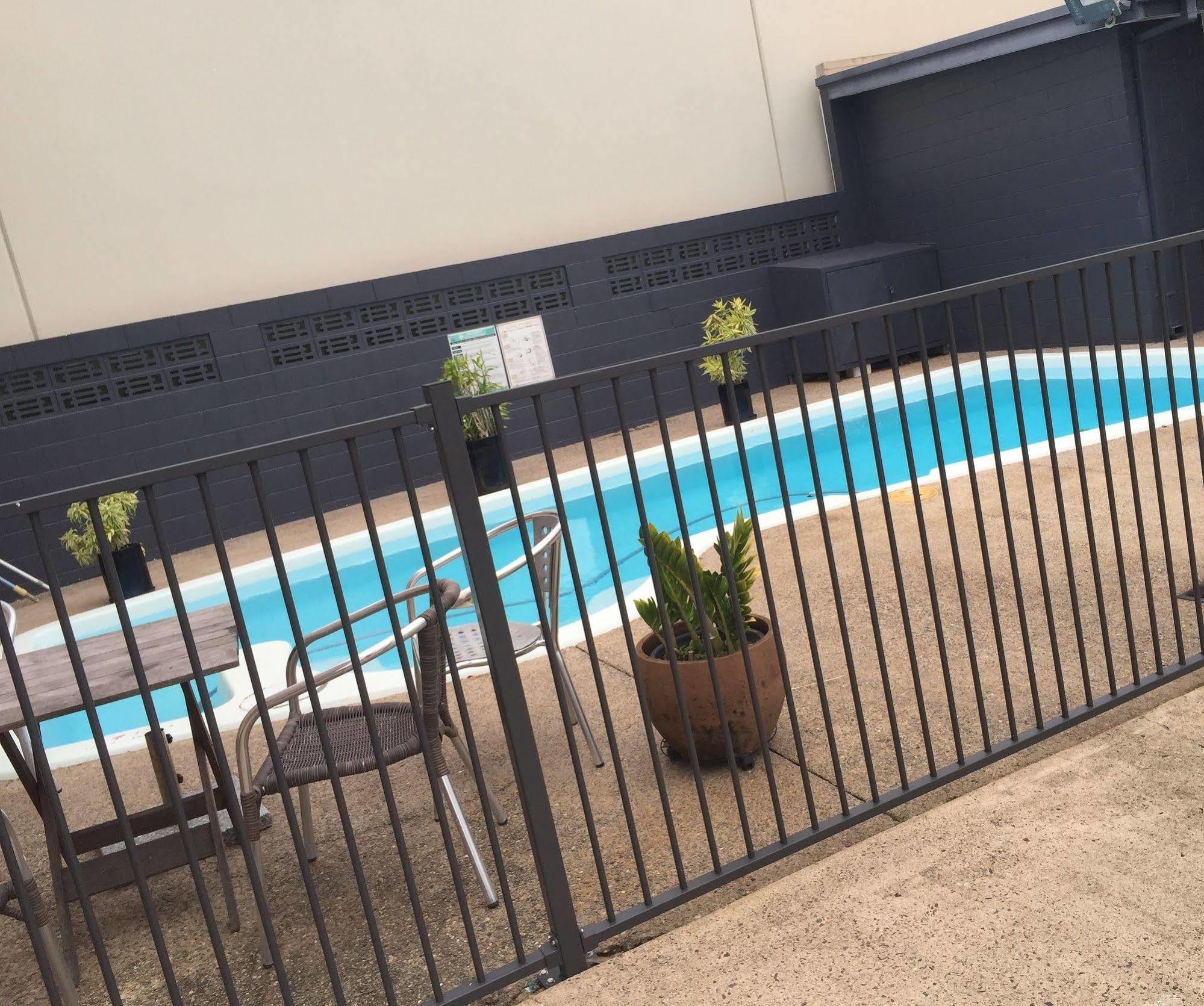 Sarina Motor Inn Dış mekan fotoğraf