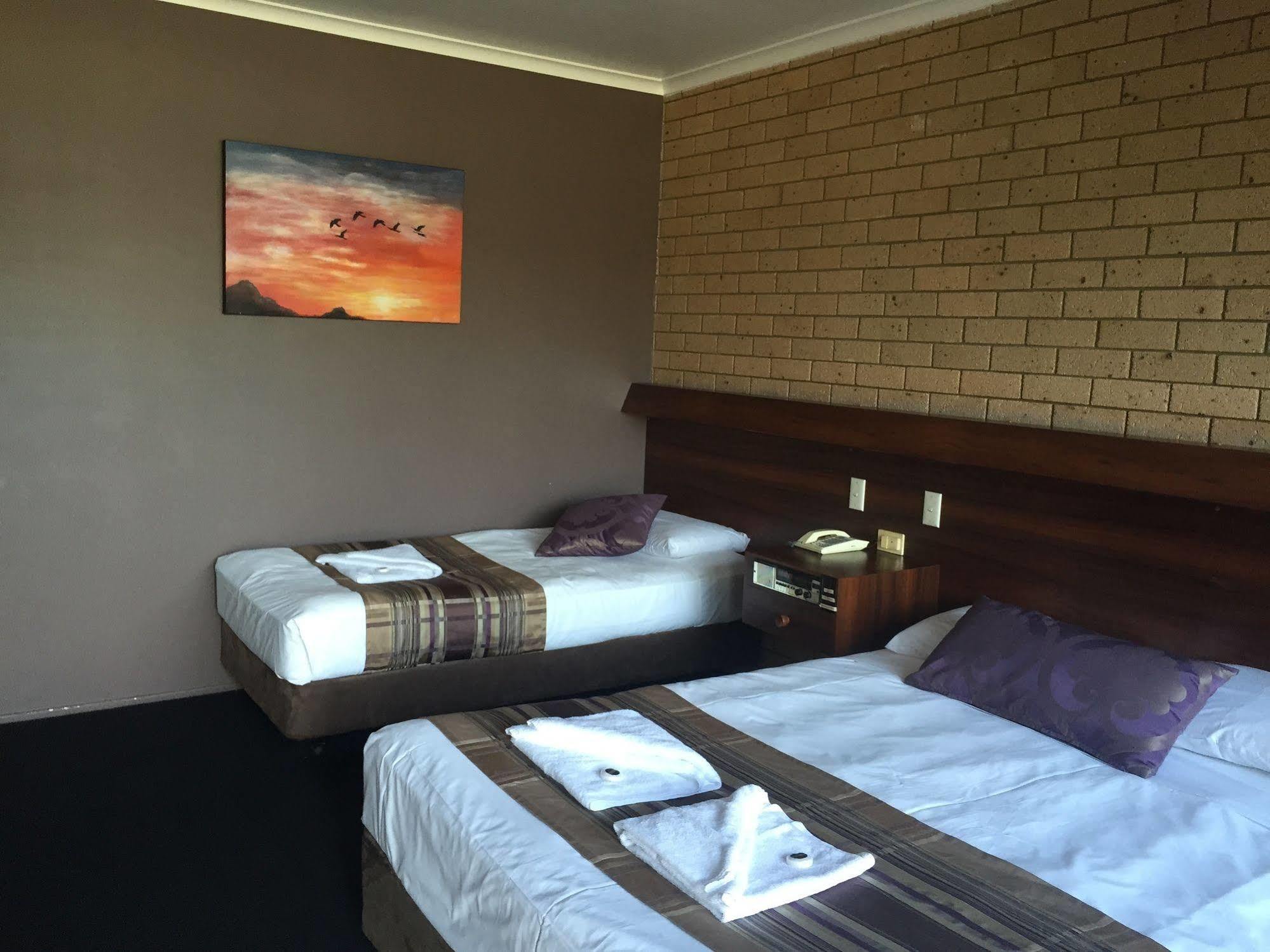 Sarina Motor Inn Dış mekan fotoğraf