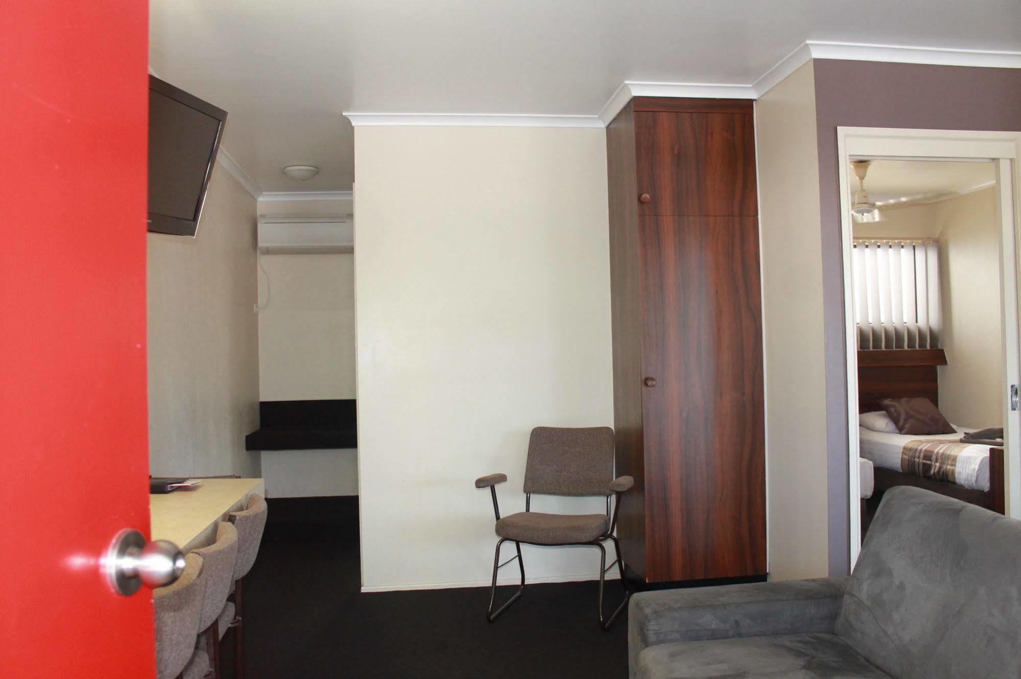 Sarina Motor Inn Dış mekan fotoğraf
